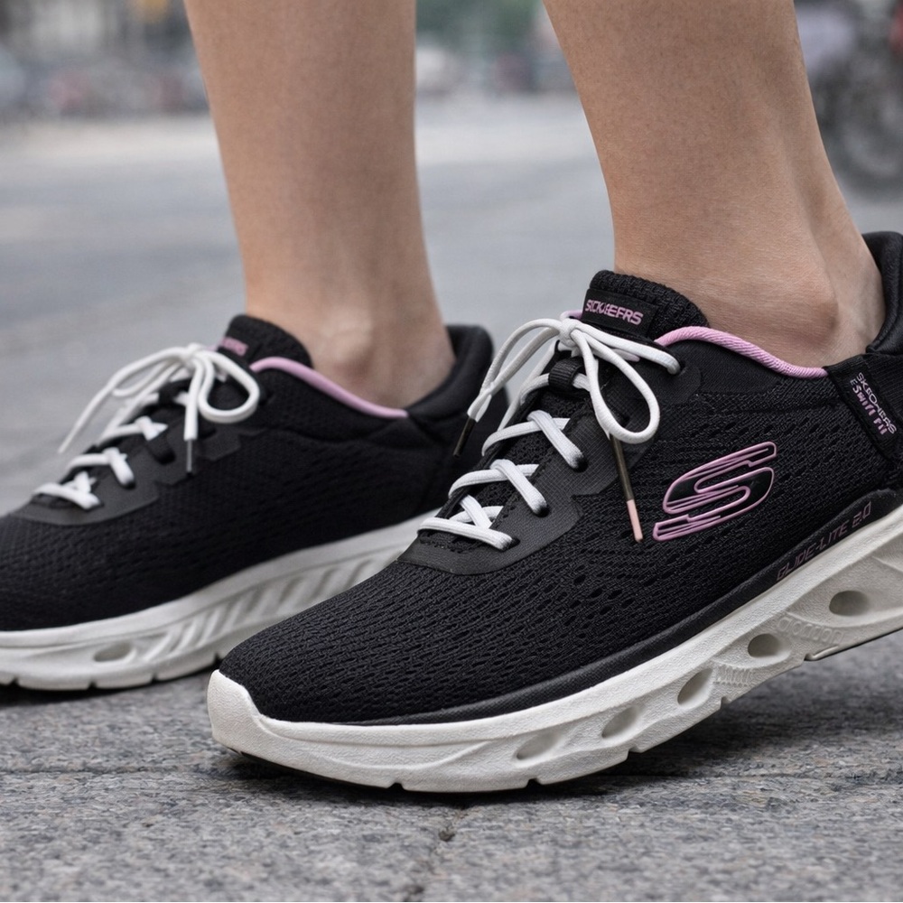 Skechers Hands Free Swift Fit Athletic Sneakers Women's Black Purple Low Top 6.5